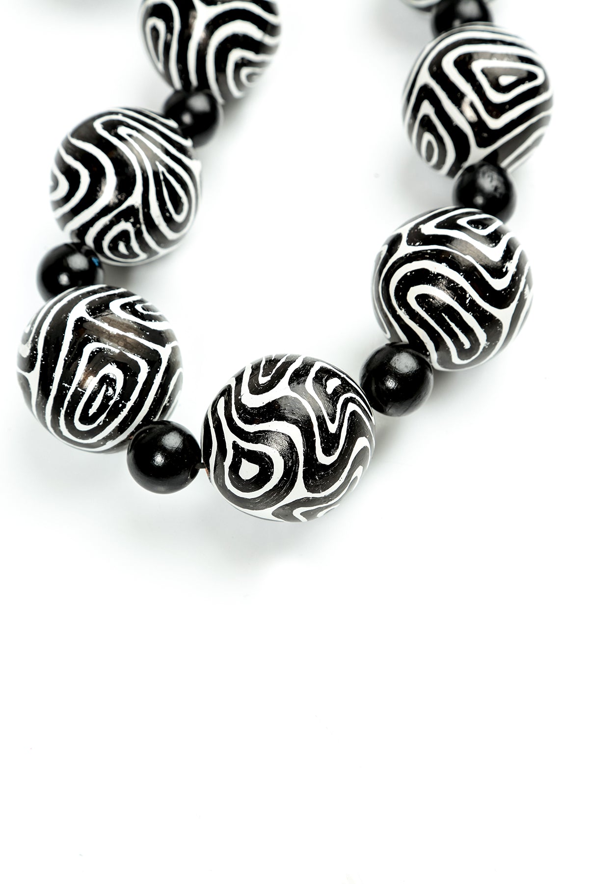 Contour Rhythm Wooden Bead Necklace