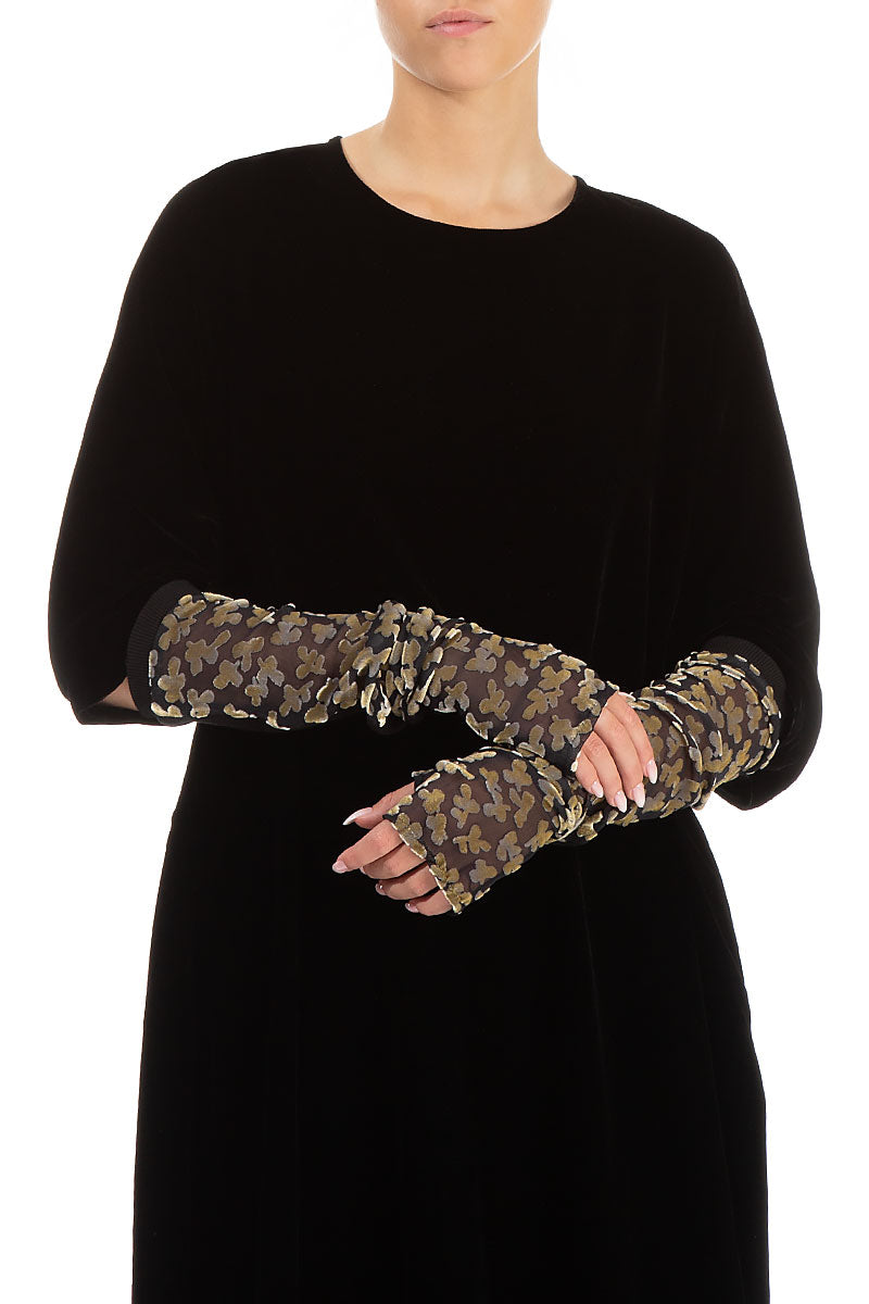 Devoré Petals Gold Silk Velvet Wristlets 2