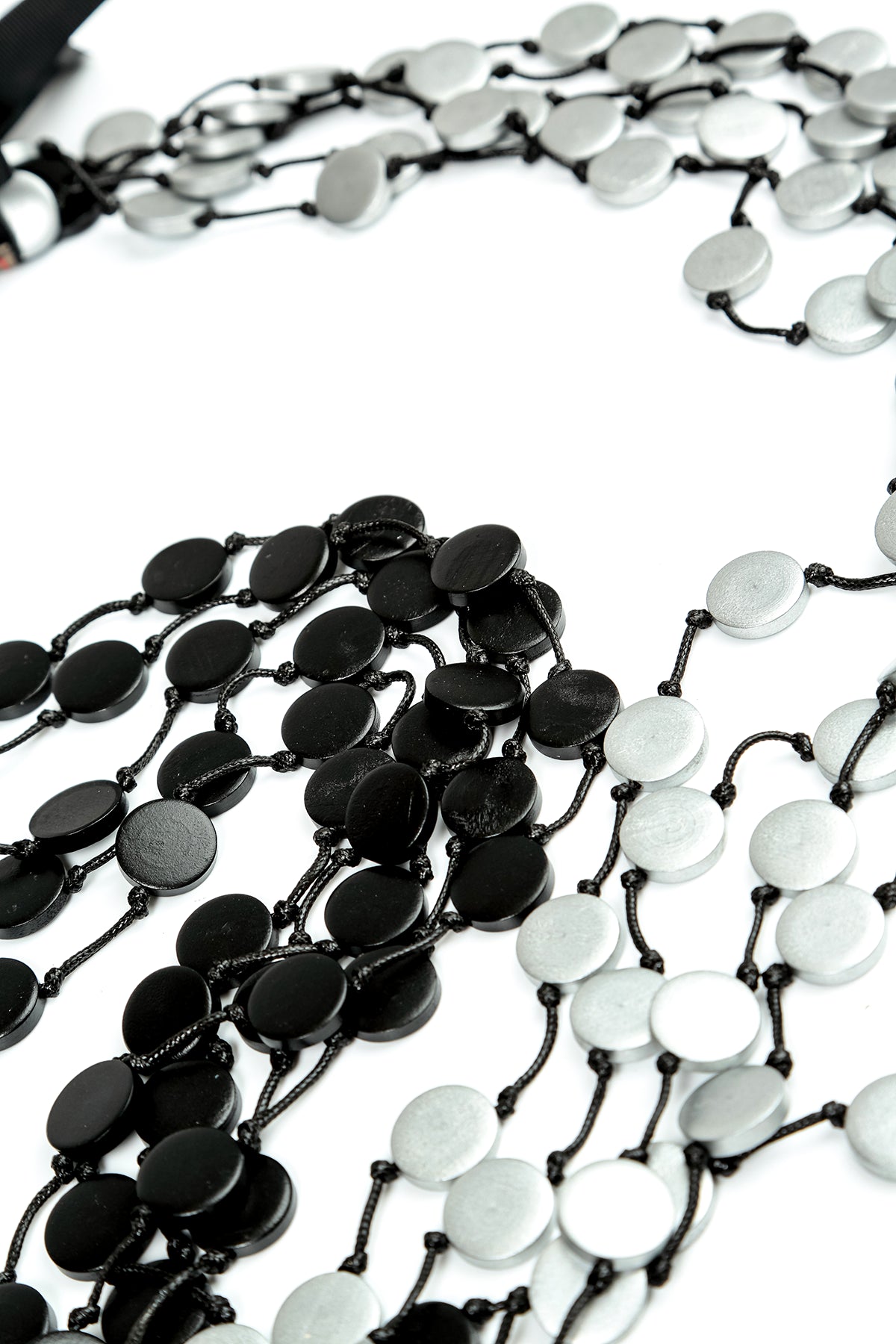 Collier double cascade en bois avec pièces de monnaie