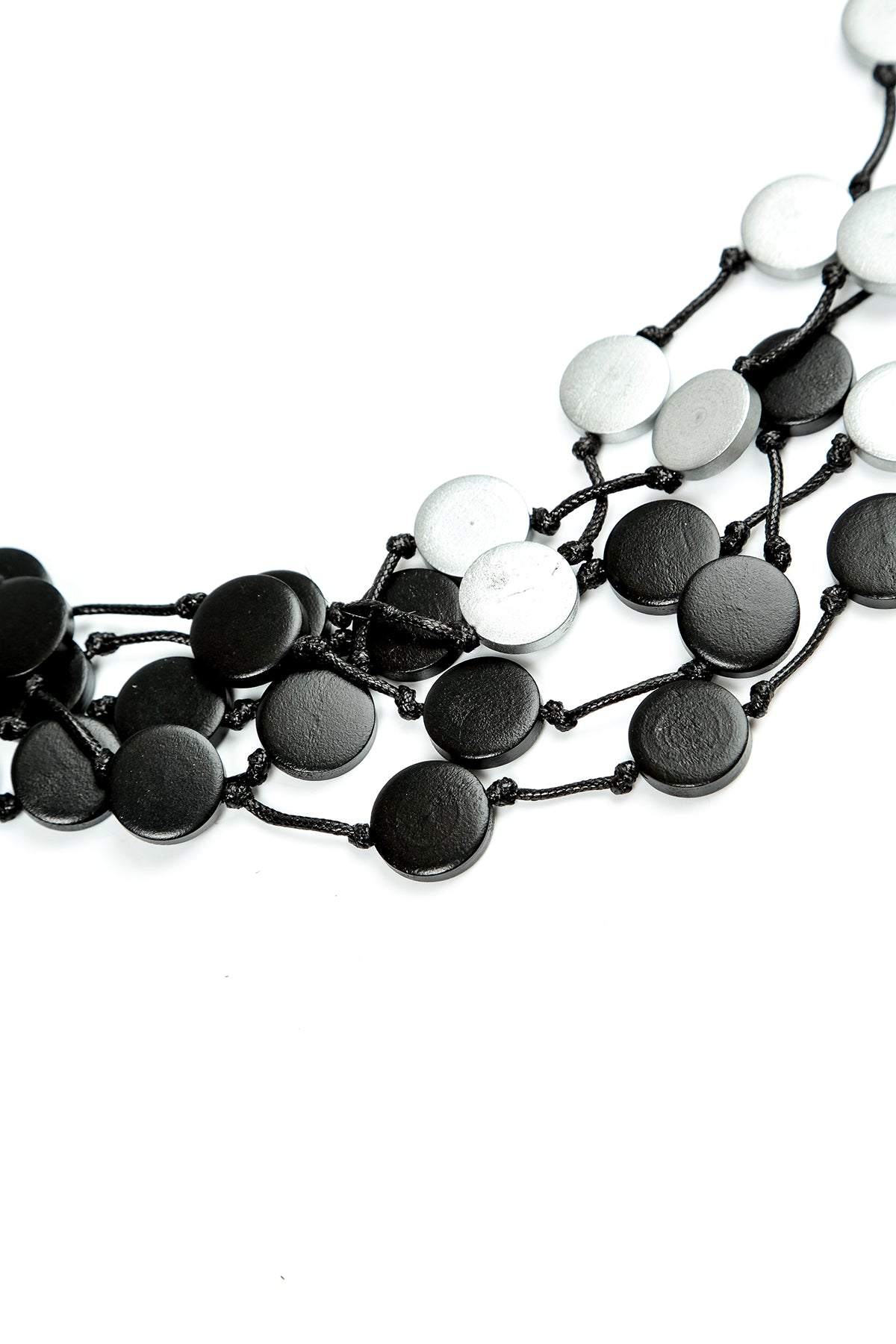 Collier double cascade en bois avec pièces de monnaie