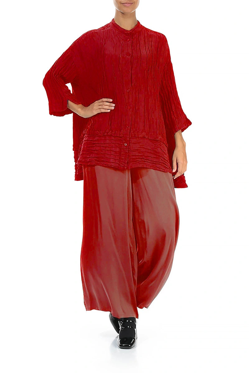 Chemise évasée en soie rouge cerise froissée