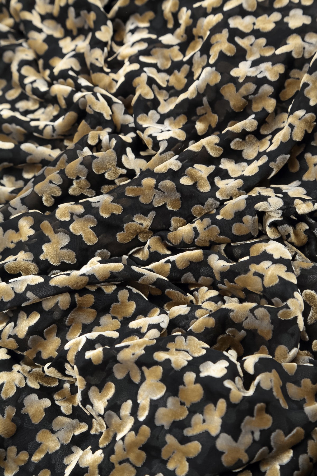 Bluse aus mehrlagigem Devoré-Seidensamt mit Blütenblattmuster in Gold