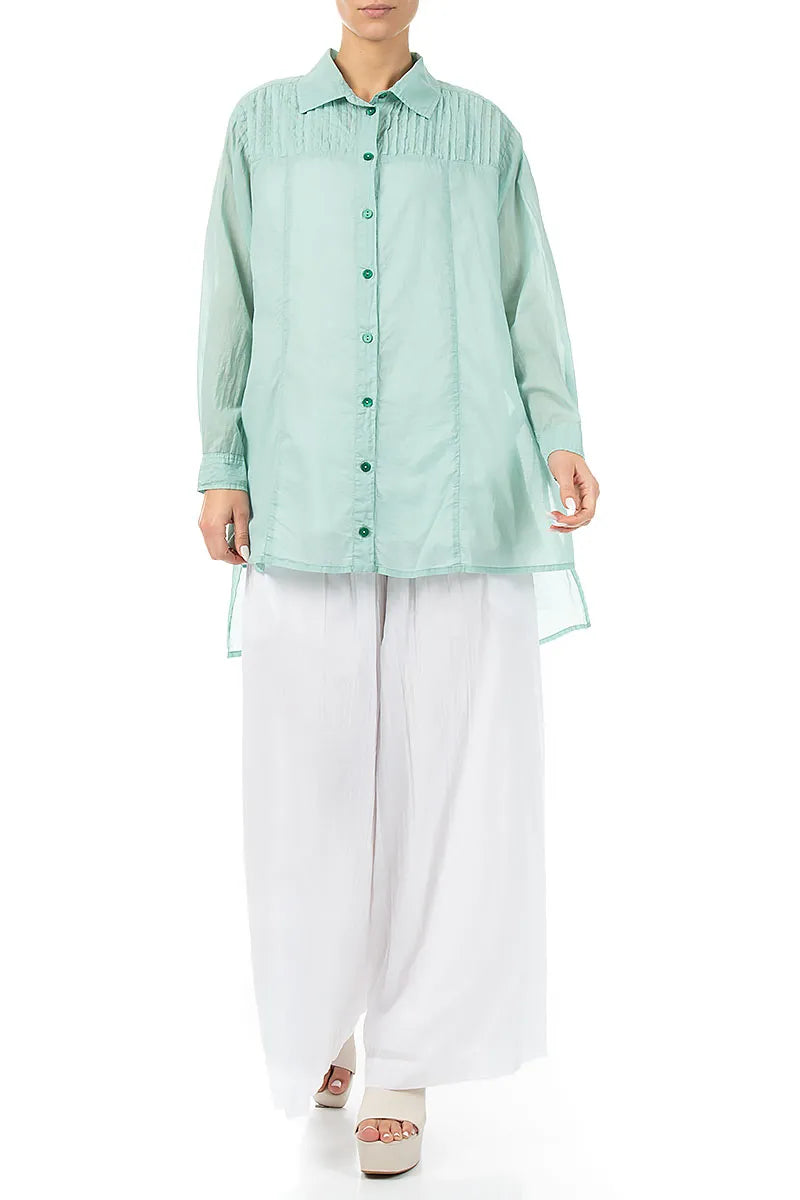 Längeres, mintfarbenes Baumwollhemd