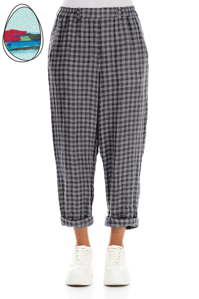 Pantalon en lin à carreaux gris retroussés