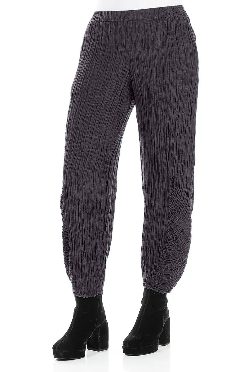Pantalon en soie froissée bleu graphite à ourlet froncé