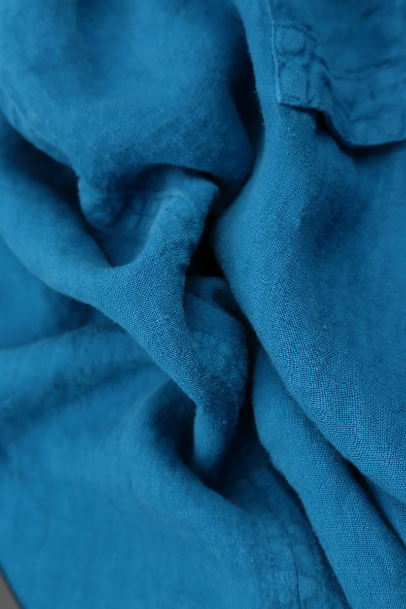 Robe courte bouffante en lin bleu cobalt à manches courtes