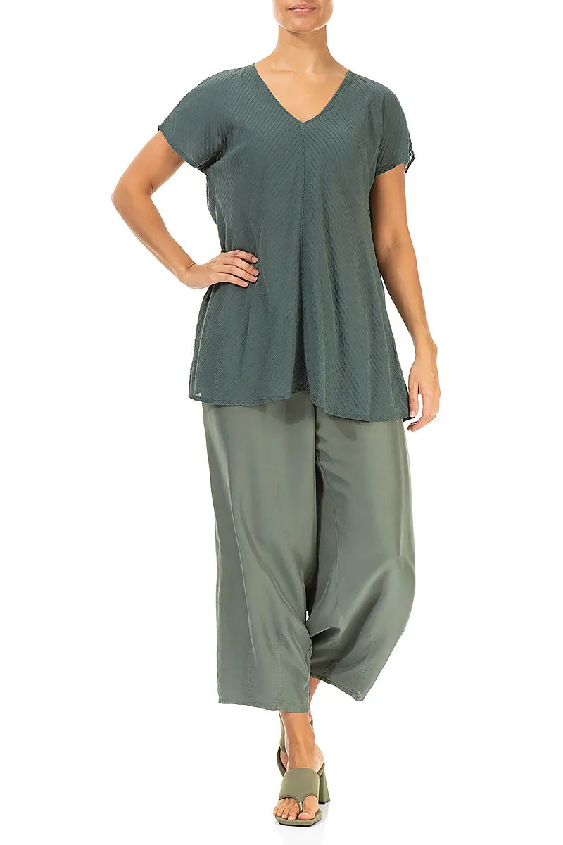 V-Ausschnitt Salbeifarbene Gestreifte Seidenviskose-Bluse