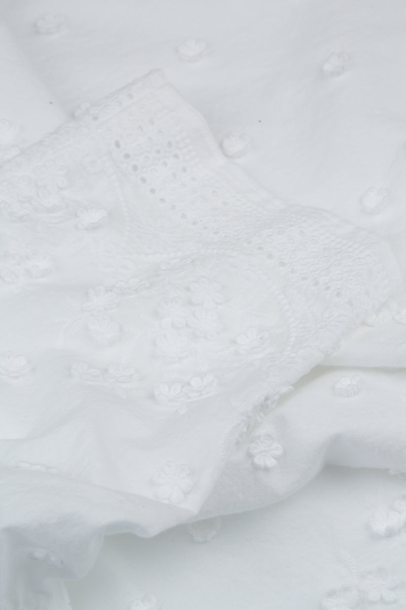 Chemisier en coton blanc brodé floral