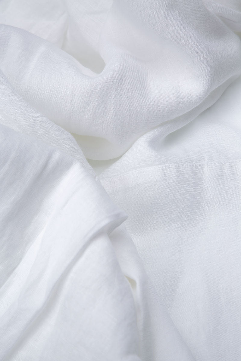 Robe chemise en lin blanc à plis nervurés
