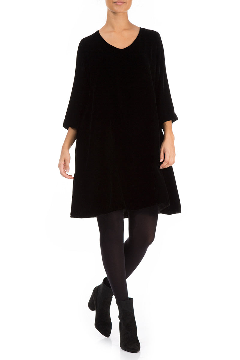 Elegant Black Silk Velvet Dress 4