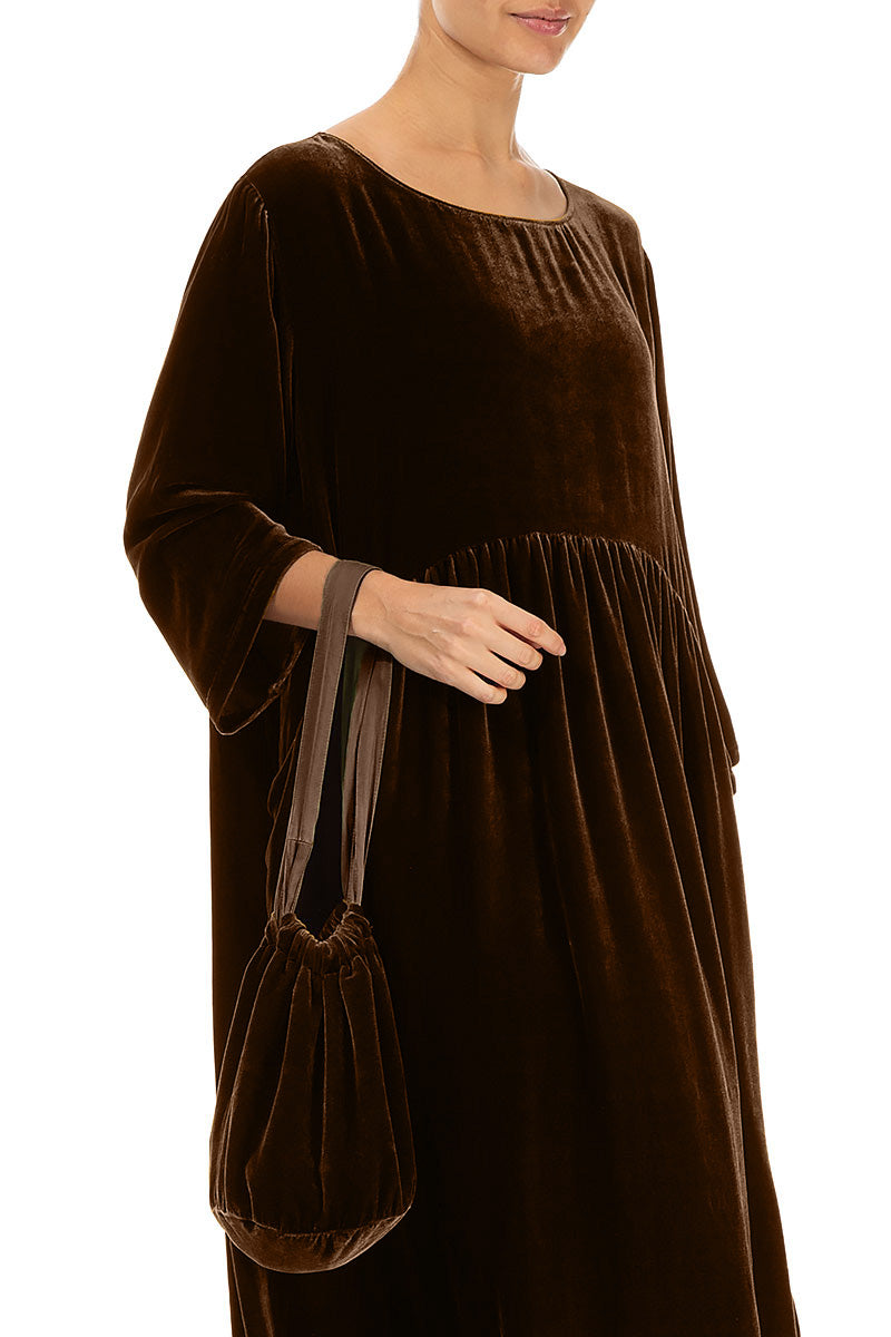 Abendhandtasche aus gealtertem Kupferseidensamt