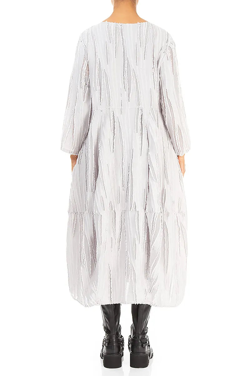 Ballonkleid aus perlgrauem Fray Weave
