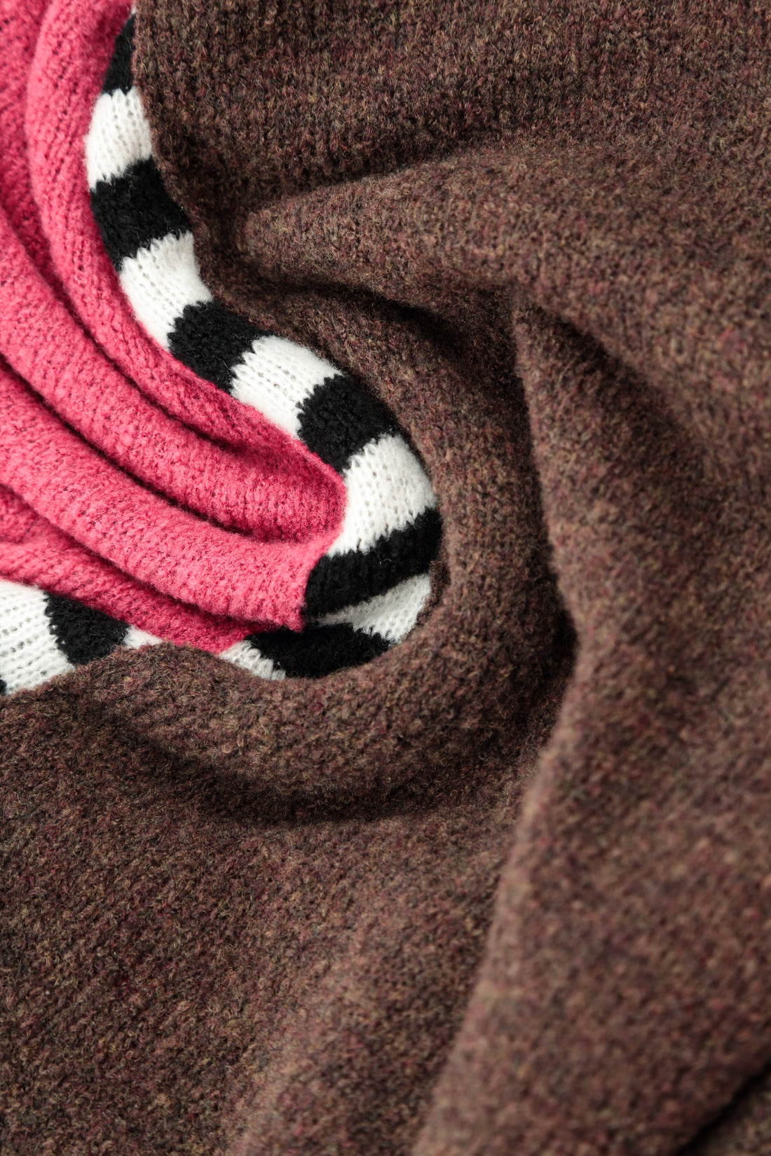 Boxy Colour-Block Rose Brown Wool Sweater 7