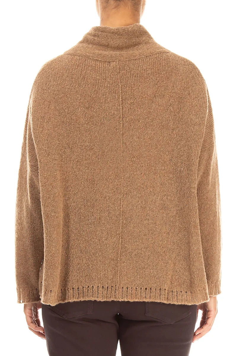 Kastanienbrauner Wollpullover mit kastigem Schnitt und Wasserfallausschnitt