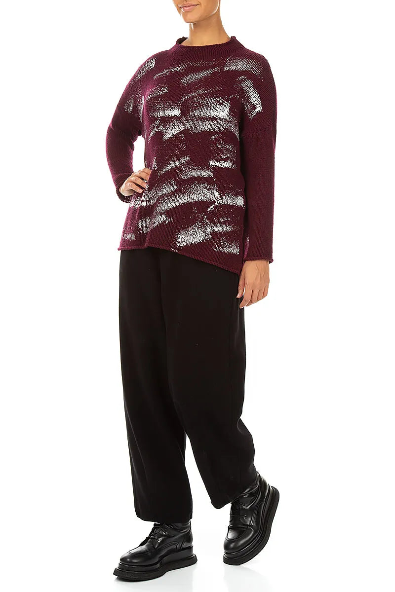 Kastiger Pullover aus tiefroter, silbermetallicfarbener Merinowolle