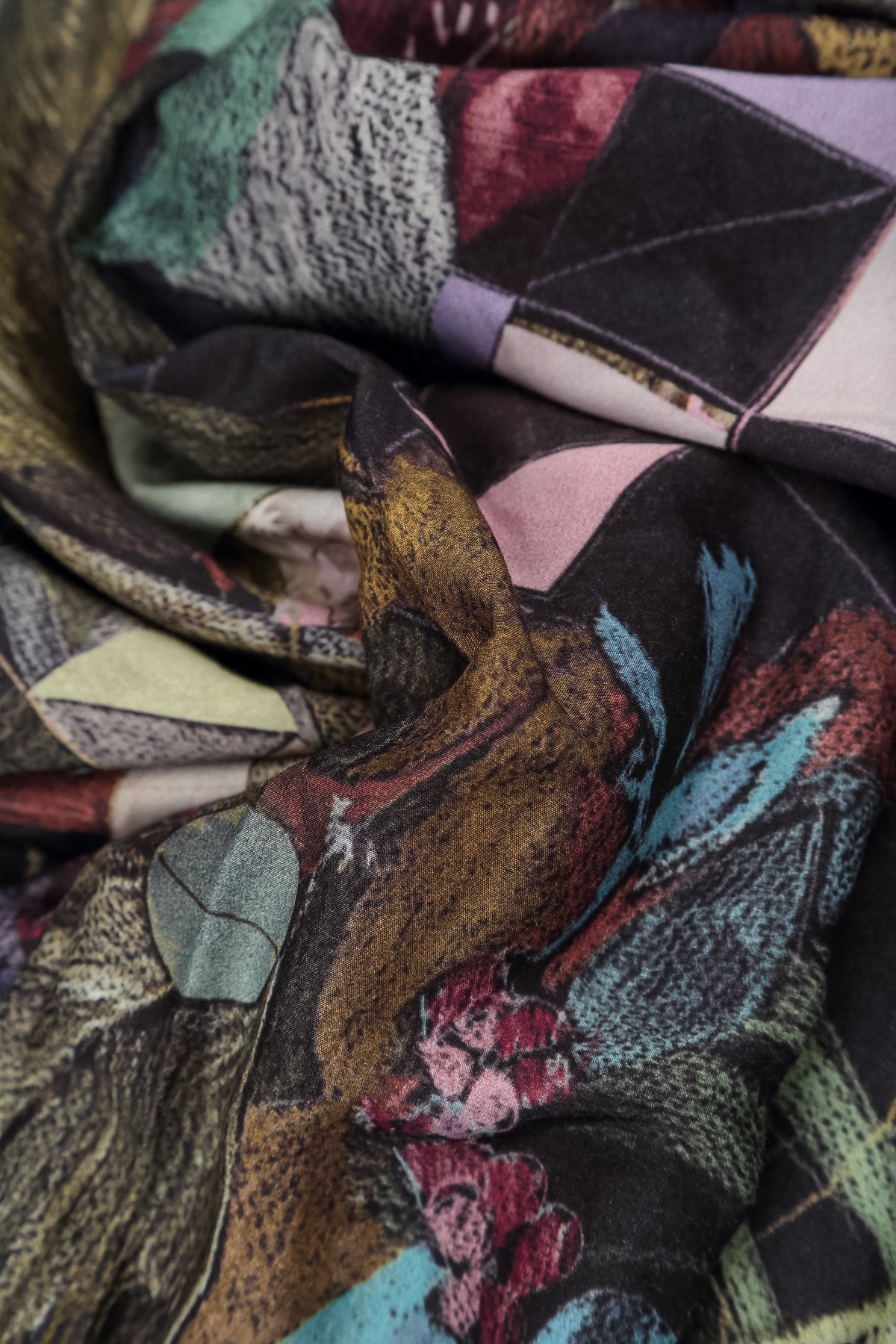 Geknöpftes Seiden-Bambuskleid mit Mosaikmuster