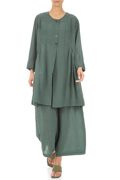 Geknöpfte, salbeigrüne Seidenjacke mit Strukturmuster