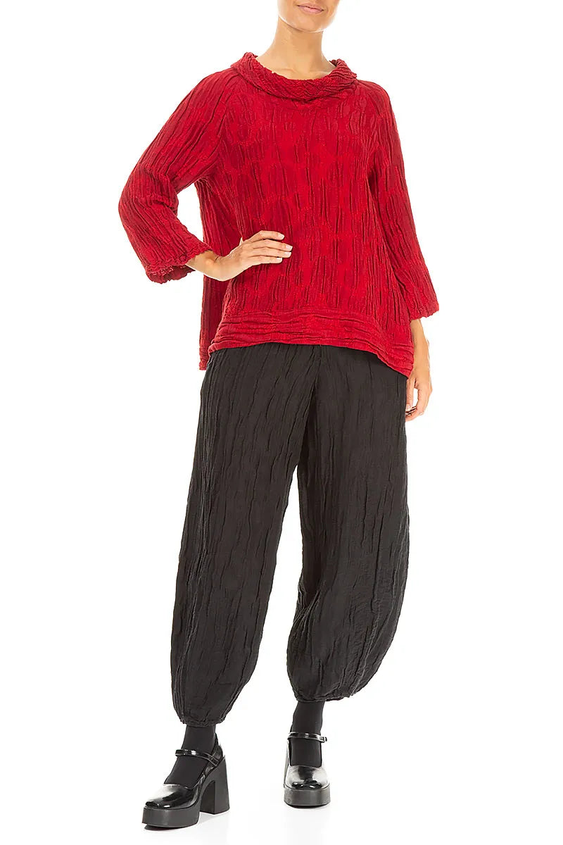 Kurzärmelige, kirschrote Seiden-Leinen-Bluse mit Kreismuster