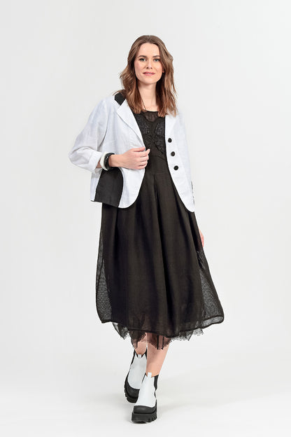 Robe en soie noire à motif papillon évasé