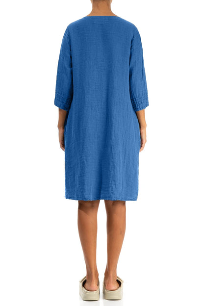Ausgestelltes kobaltblaues Crêpe-Leinenkleid