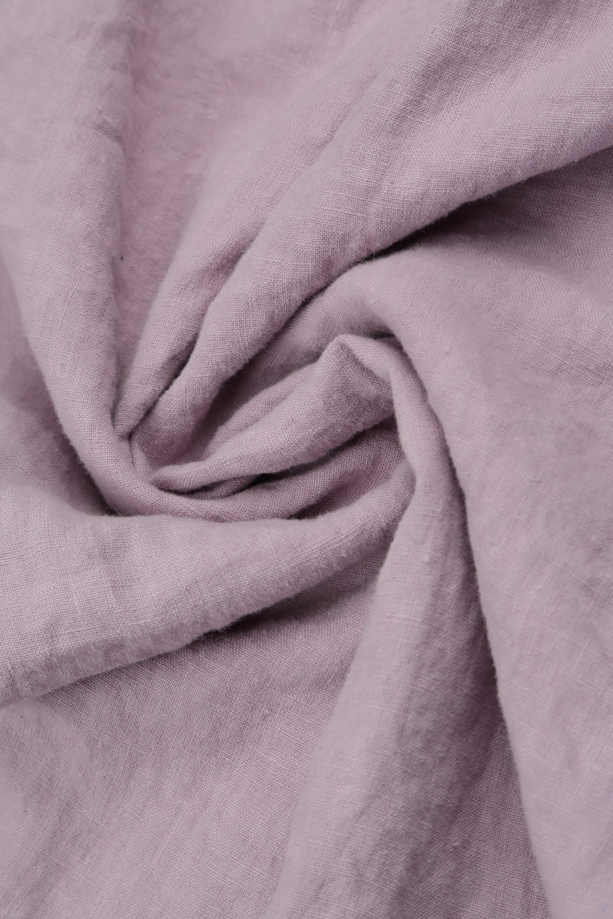 Relaxed Side-Slit Lilac Linen Shorts