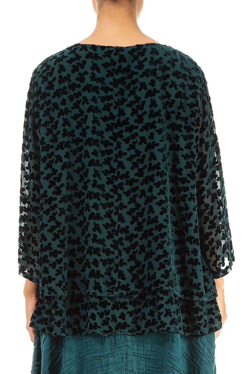 Chemisier en velours de soie à pétales dévorés superposés, motif paon