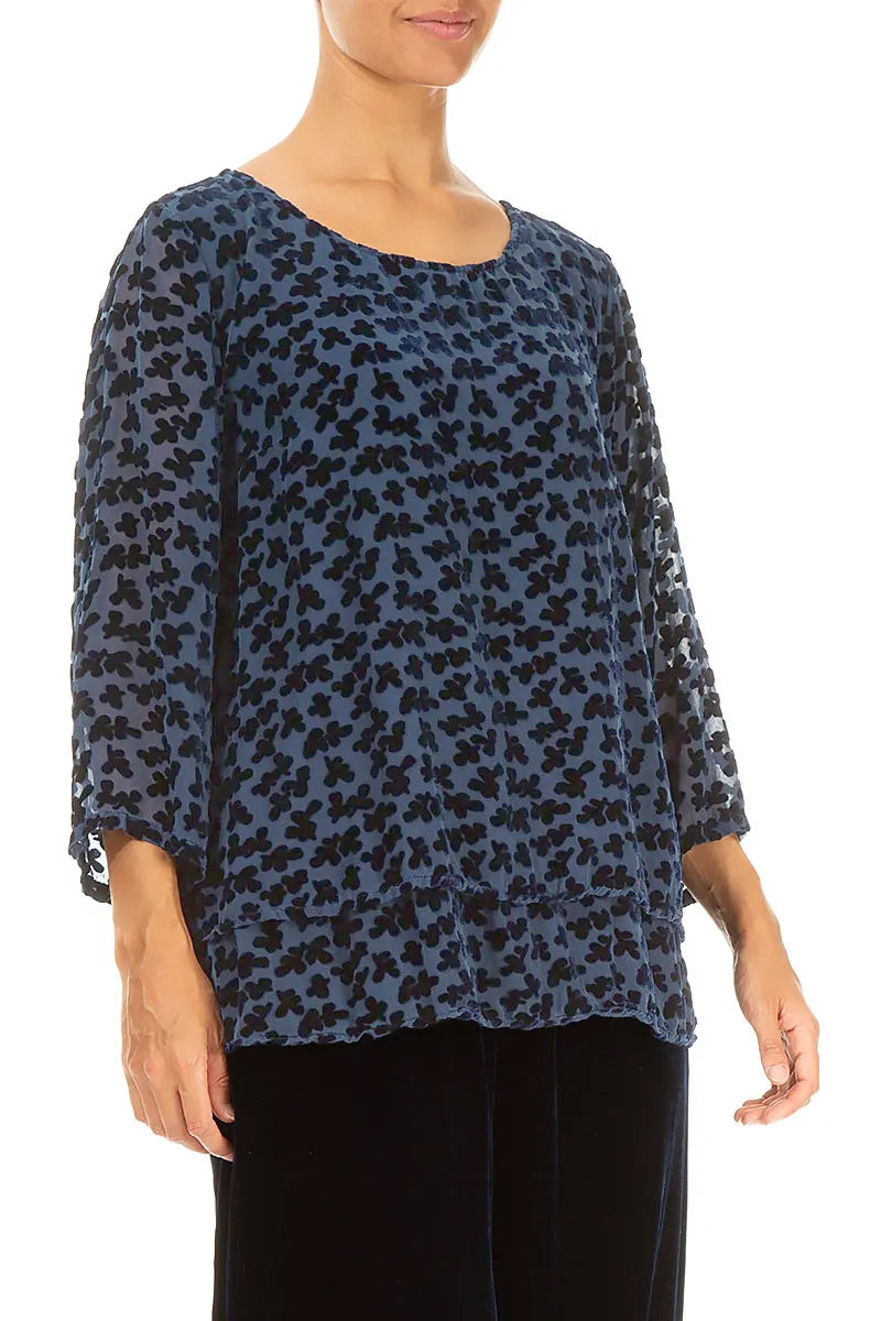 Bluse aus königsblauem Seidensamt mit Devoré-Muster