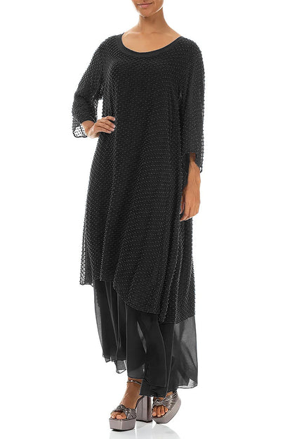 Robe en soie noire à pois superposés