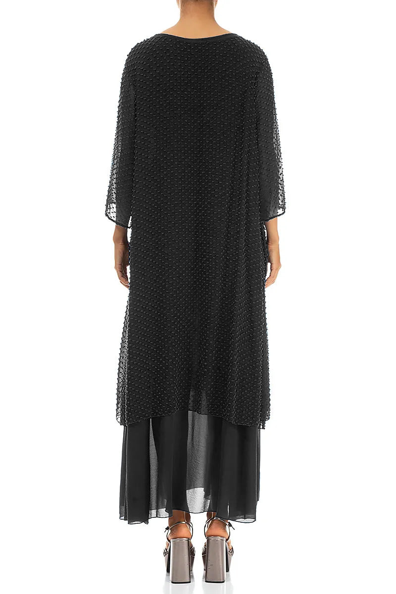 Robe en soie noire à pois superposés