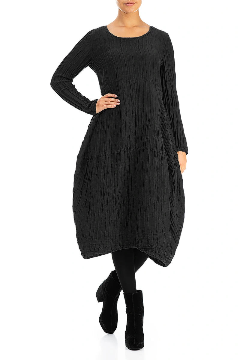 Kleid aus schwarzer Seide und Leinen mit langen Ärmeln und Ballon-Schnitt, Crinkle