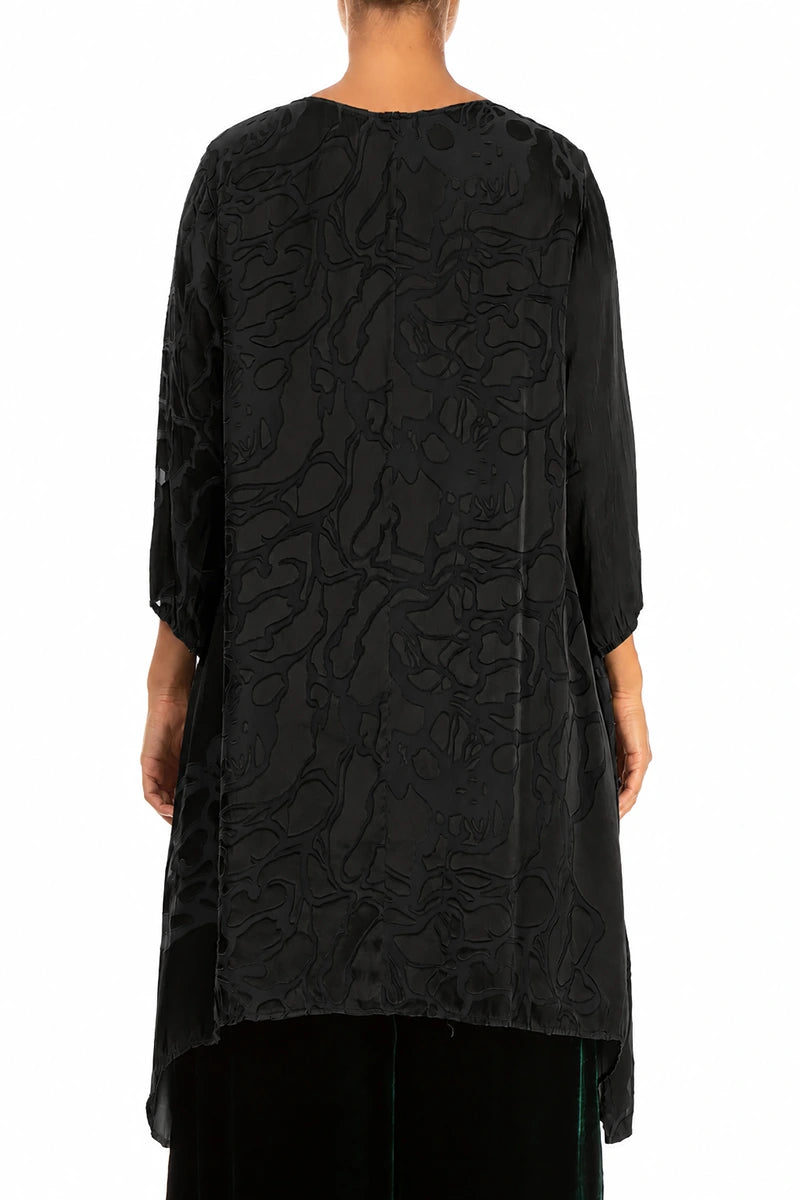 Tunique en Soie noire à motifs floraux et côtés plus longs