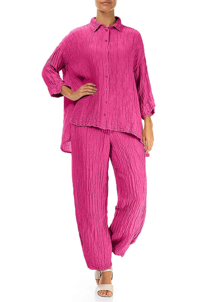 Lockeres zerknittertes fuchsiafarbenes Hemd aus Seide und Leinen