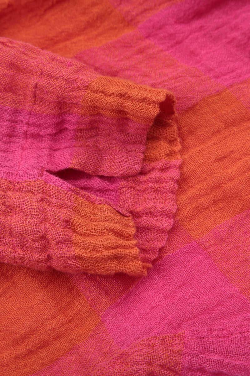 Chemise ample en gaze de lin à grands carreaux rose orange