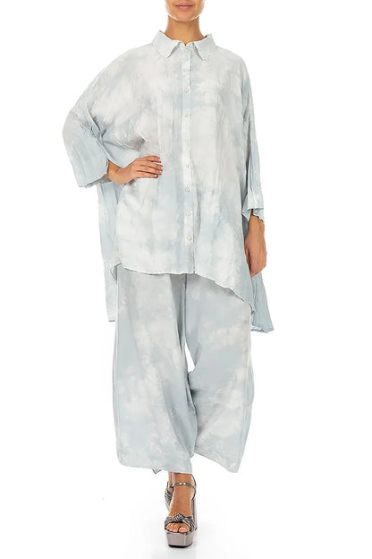 Chemise en pure soie froissée, couleur argent liquide, coupe ample