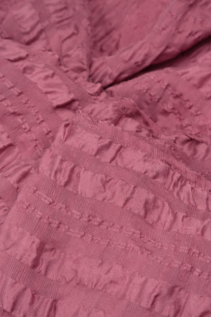 Offene Jacke aus antiker, rubinroter Seide mit Strukturmuster