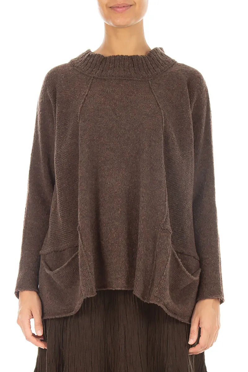 Brauner Wollpullover mit Rippkragen