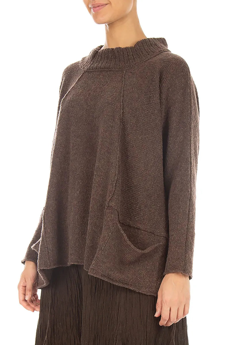 Brauner Wollpullover mit Rippkragen