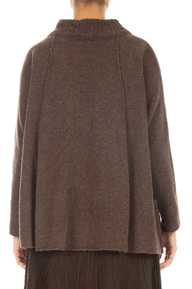 Brauner Wollpullover mit Rippkragen