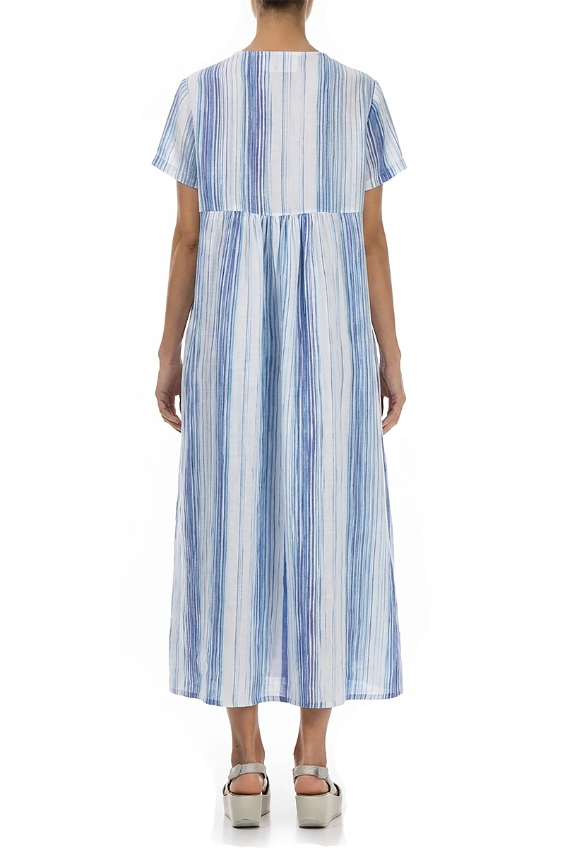 Romantisches blaues Leinenkleid mit Waschstreifen