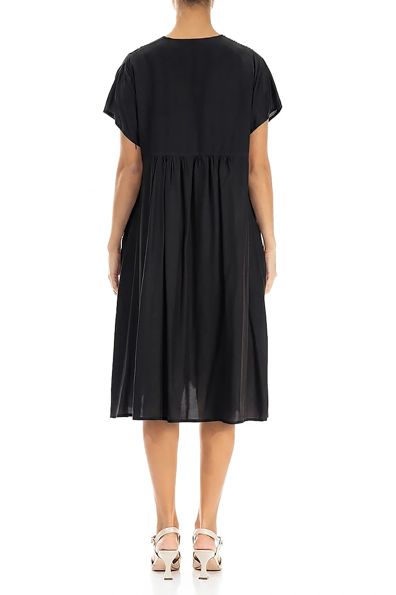 Robe Romantique Noire en Soie de Bambou à Plis Décoratifs sur le Devant