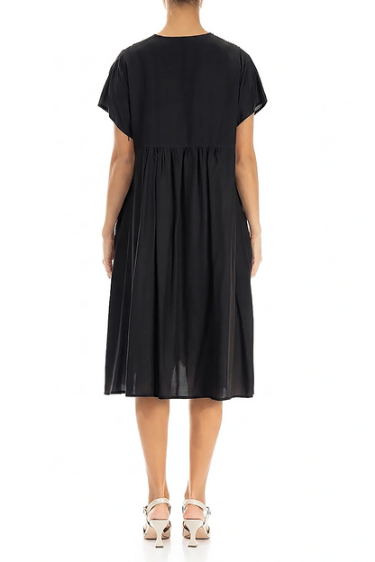 Robe Romantique Noire en Soie de Bambou à Plis Décoratifs sur le Devant