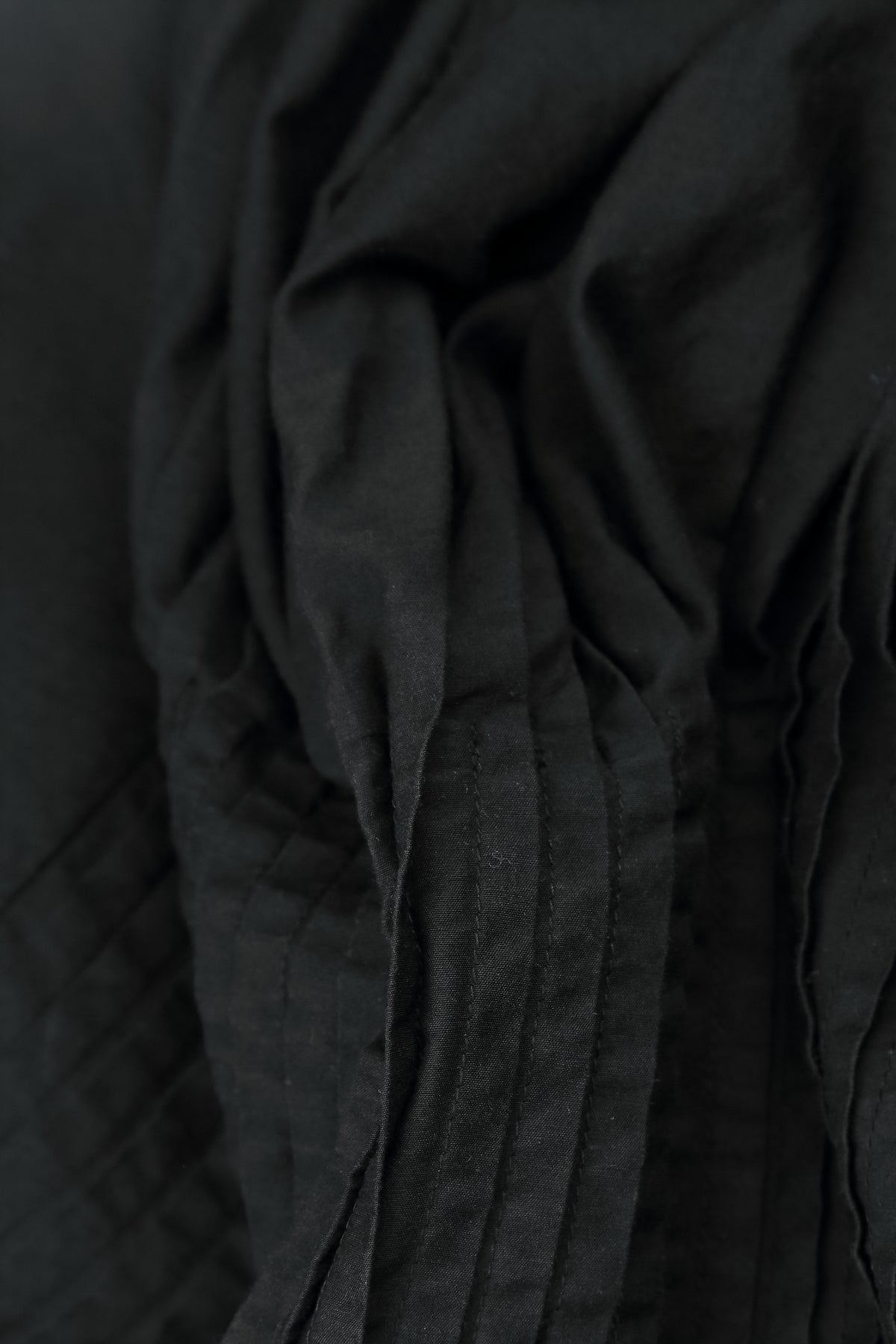 Robe romantique en soie et Bambou noirs, à plis piqués