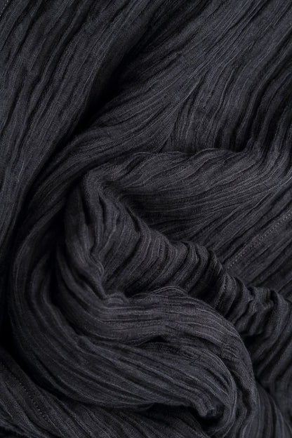 Pantalon en soie froissée bleu graphite à ourlet froncé