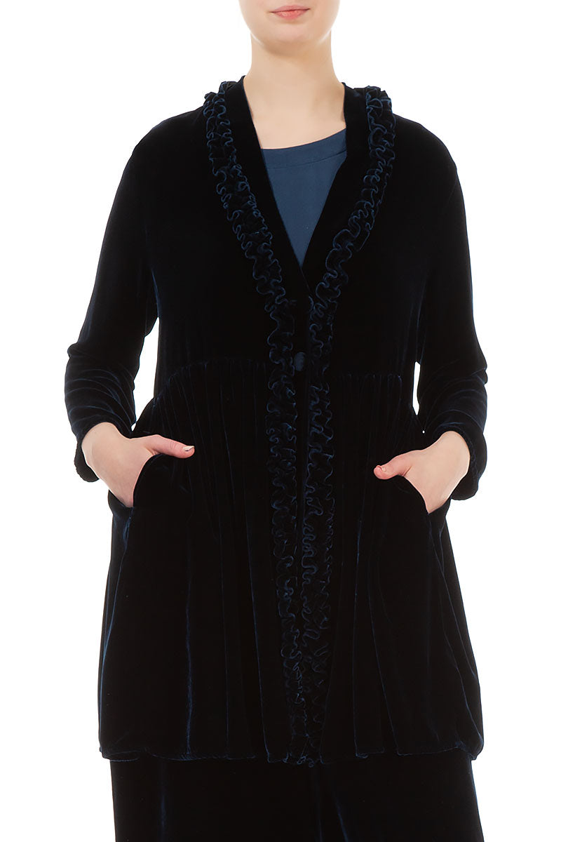 Rüschenjacke aus marineblauem Seidensamt
