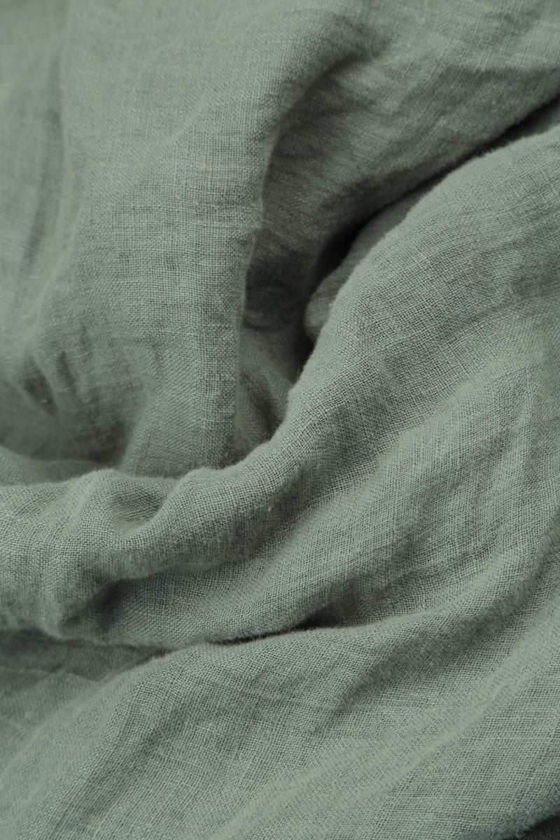 Salbeifarbener Leinen-Gaze-Schal