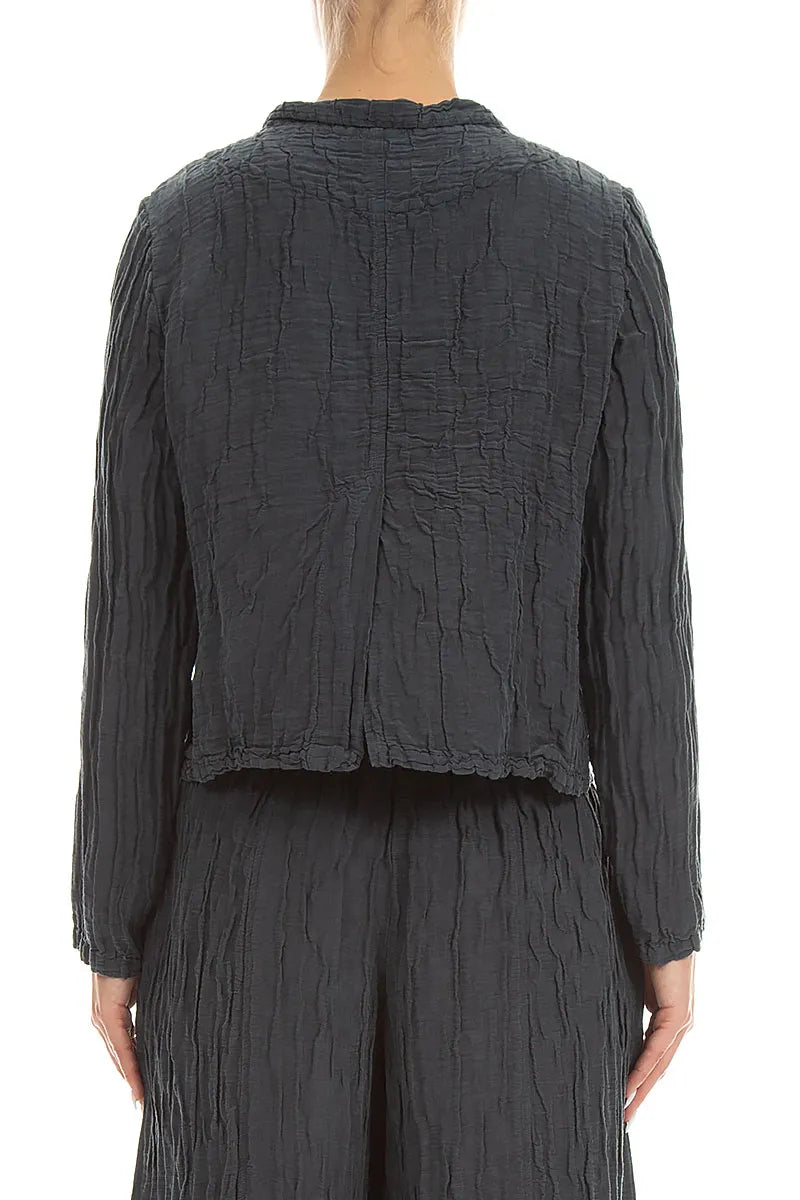 Kurze Jacke aus zerknitterter Graphitseide