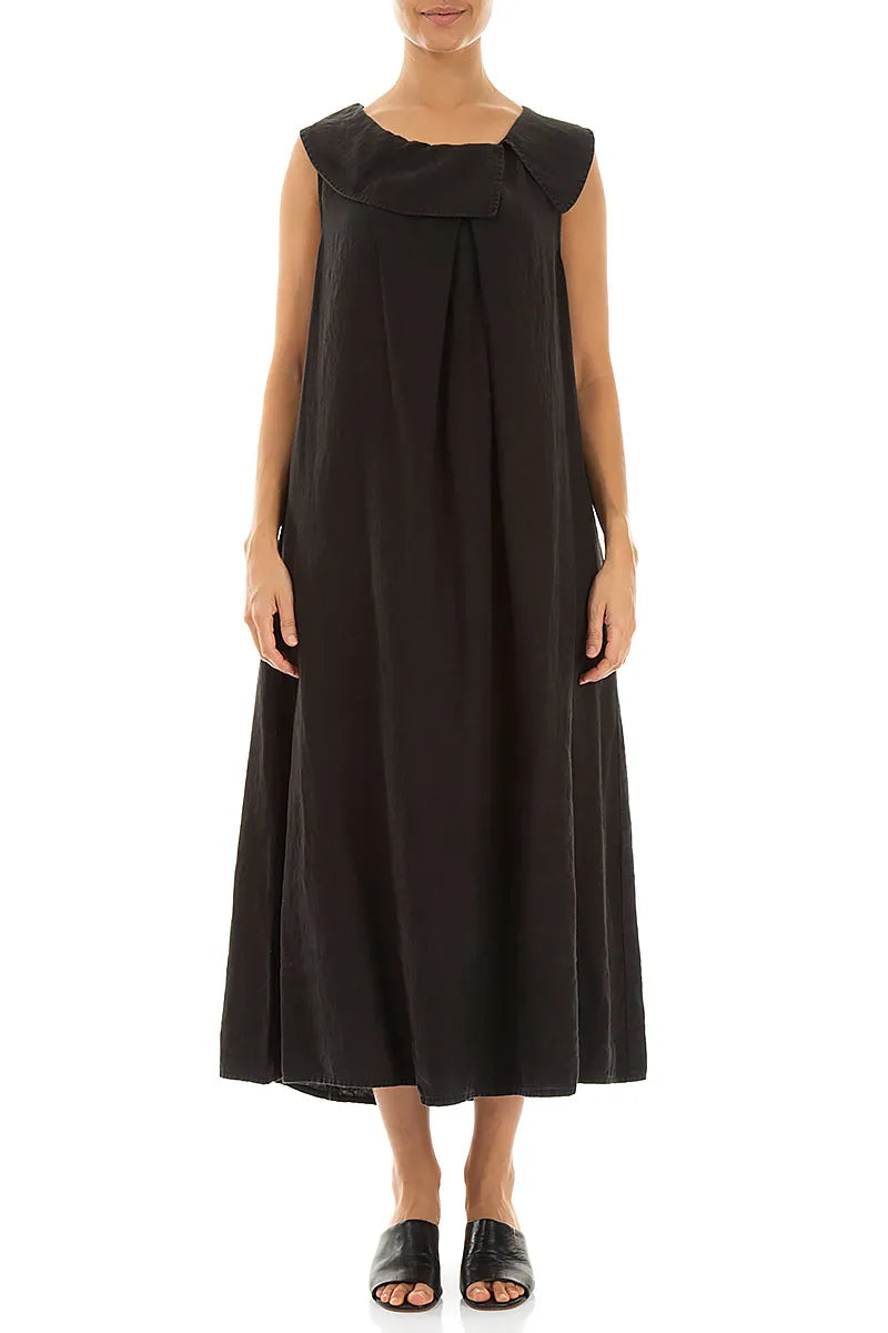 Ärmelloses schwarzes Leinenkleid in A-Linie