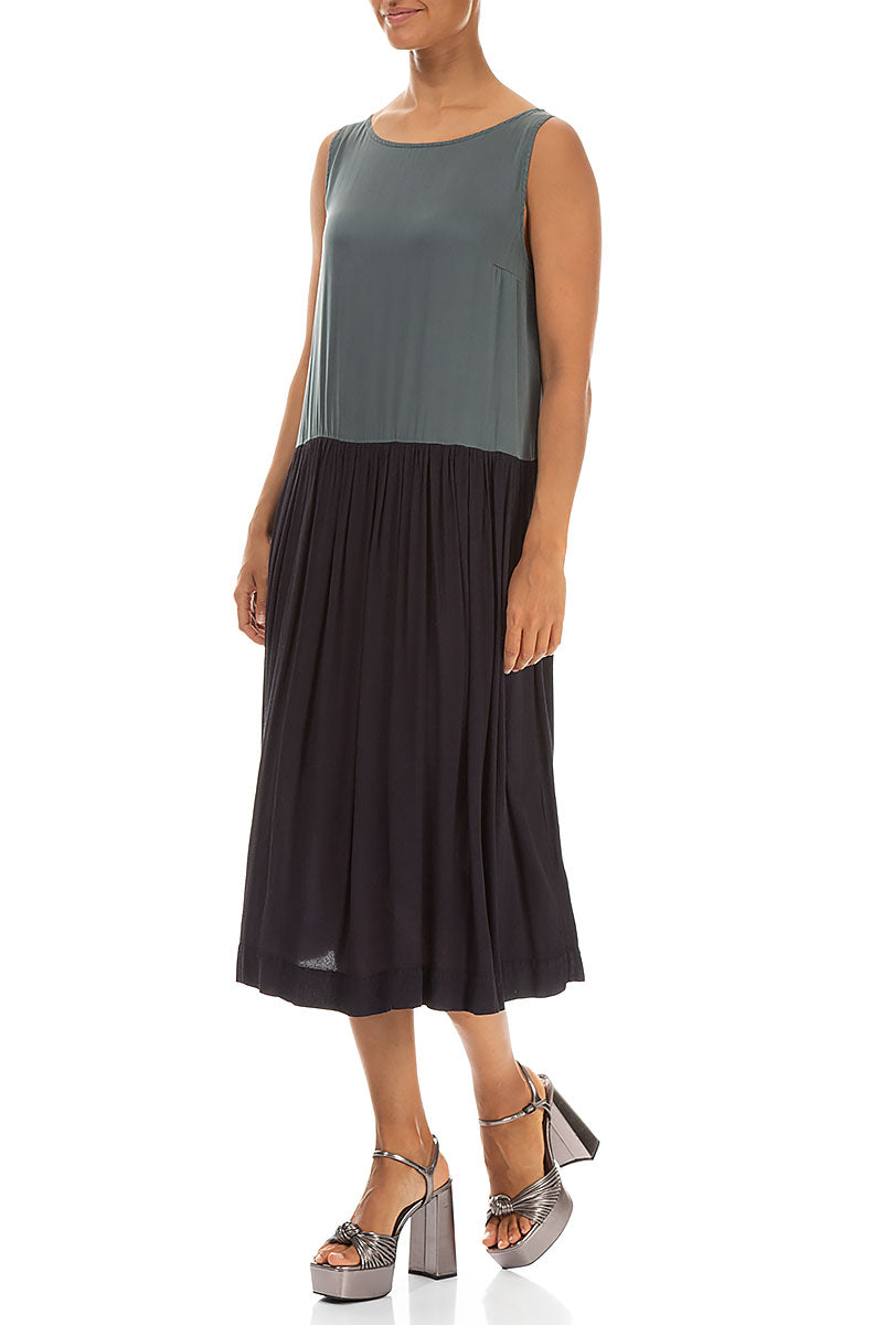 Sleeveless Grey Silk Dress 3