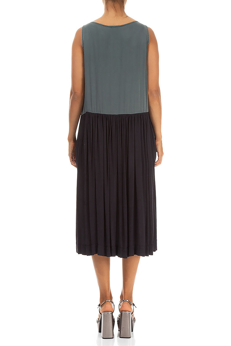 Sleeveless Grey Silk Dress 2