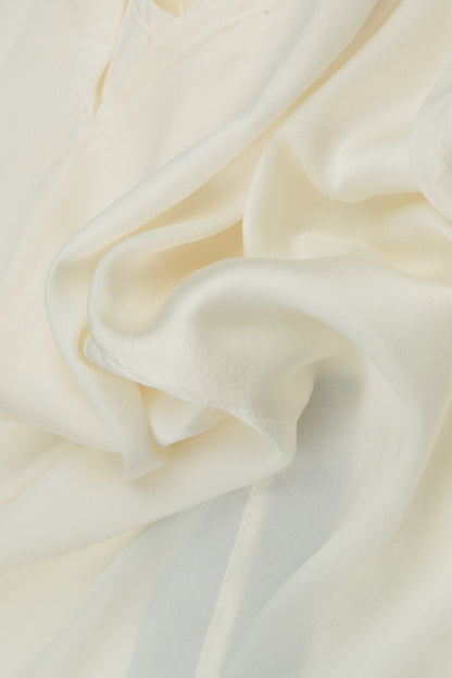 Ärmelloses, cremefarbenes Seidentop